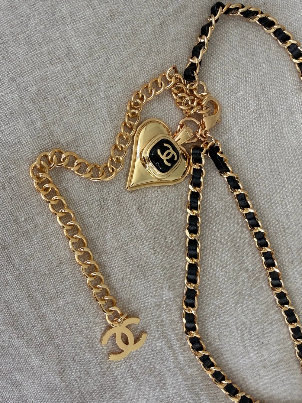 🖤CHANEL Gold Chain Waist Belt with Black Leather Weave and Heart Charm💛